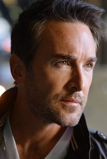cptnsylver:  the-hero-pandora-needs:  officialscud:  why fawn over handsome jack