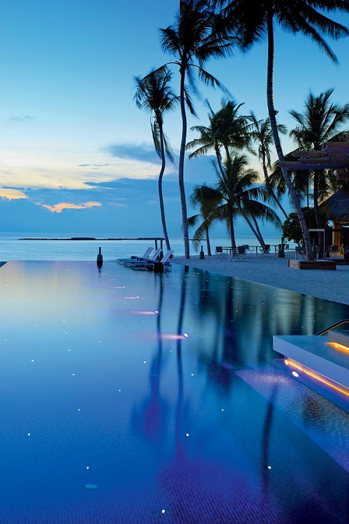pictures-of-luxury:  Picture Galleries l Twitter l Facebook