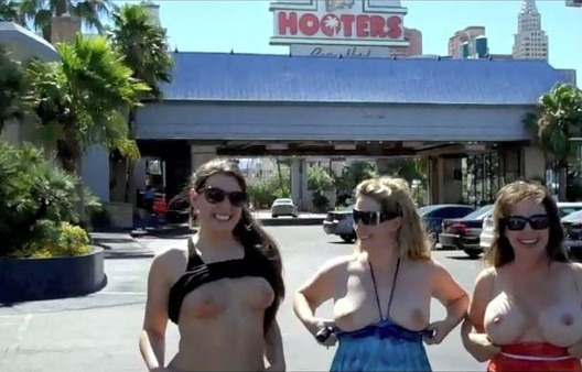 sin-city-sights:  peepys-roadrunner:  Friends flashing their tits around Vegas! 