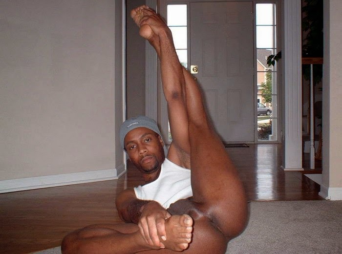 seeker310:  tastyblkman:Cum and get it…  i wanna rim my Bros please reblog