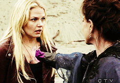 ouat-stories:Day 14 - Favorite OMFG moment“No, love is strength” - 02x09 Queen of Hearts.