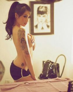 tattoogirls66:  love this tattooed beautys