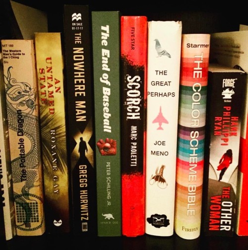 Day 21 of @bookriot&rsquo;s #riotgrams is *Cool Spines* . @juliaborcherts contributed some of her fa