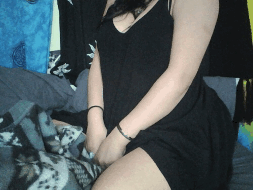moosesandmaples:  tastefully raunchy gif for I’ve gained a stupid amount of winter