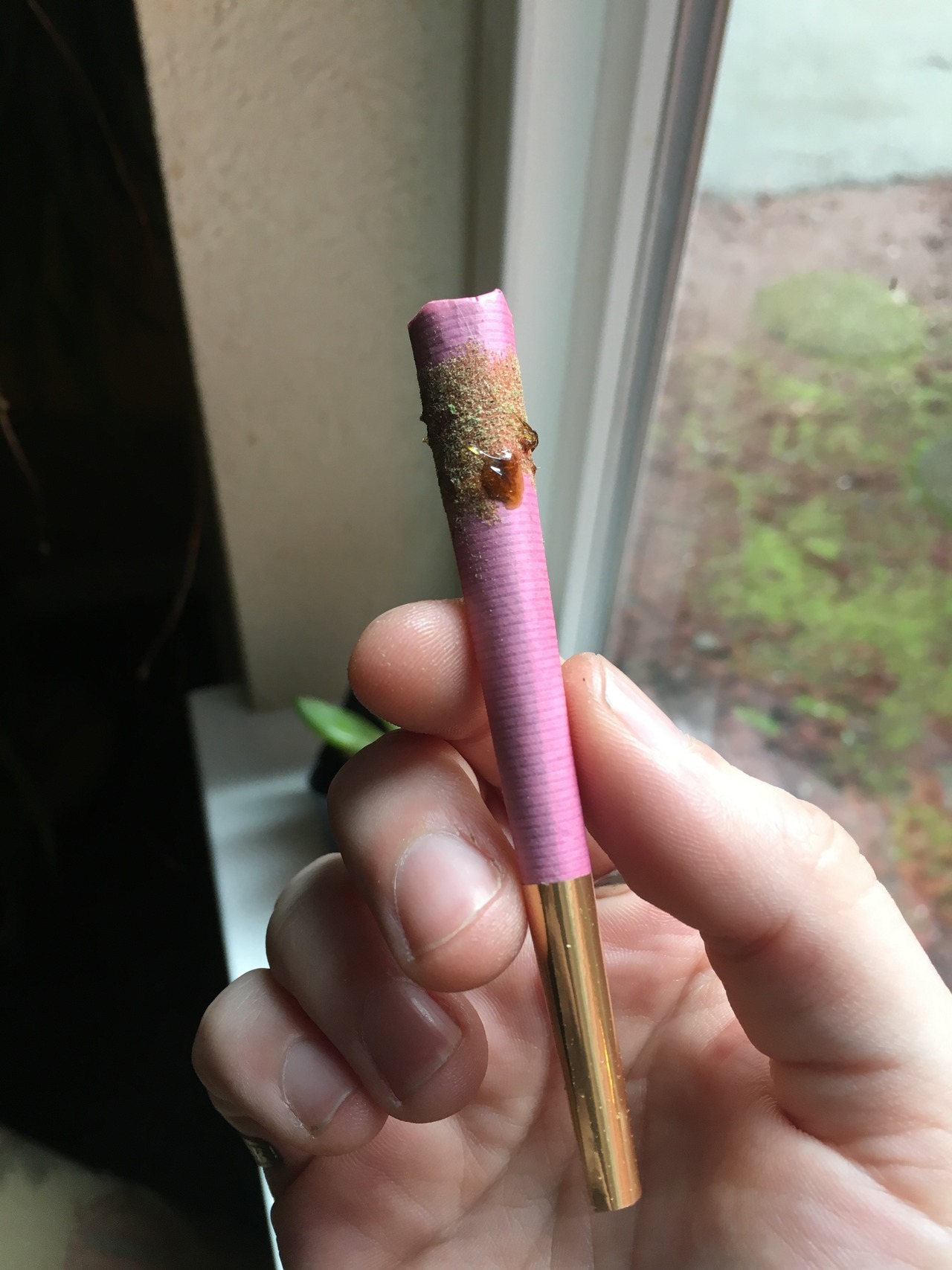 doubleshortliquiddeath:  “Ice Cream Sundae”A full flower joint with hash, distillate,