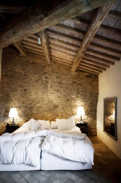 this is the perfect bedroom. those sheets could use some color, but my god that ceiling