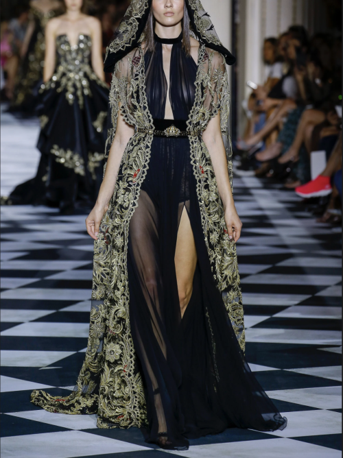 acourtofcouture