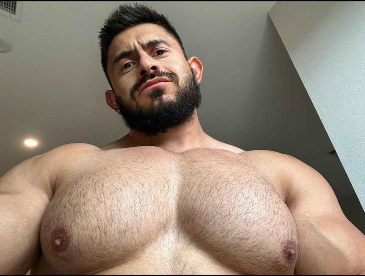 ultimatepec:Huge baby 