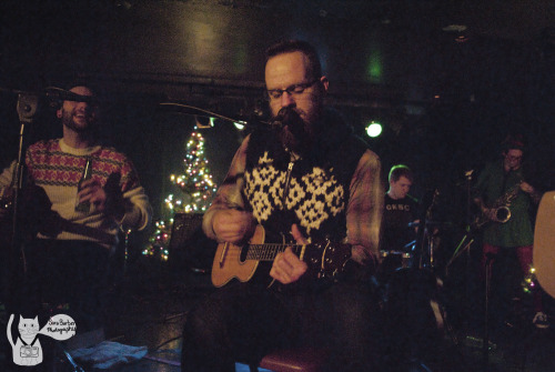 XXX life-withoutpants:  The Wonder Years acoustic photo