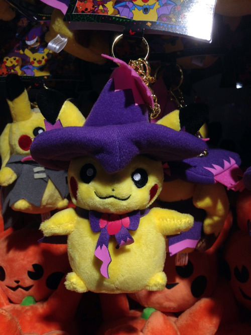 zombiemiki:Pokemon Spooky Parade ~ 2015 ~ at the Mega Tokyo Pokemon Center Spooks galore!