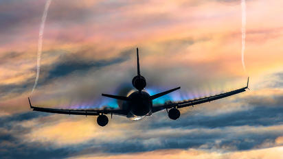 toocatsoriginals:  Trippy, Fog-Veiled Airliner Photos - Schiphol Airport, Amsterdam