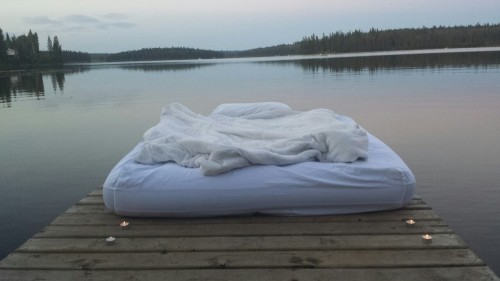 coffee-n-mtns: tropical–vodka:  Sleeping under the stars  This would be a cute date