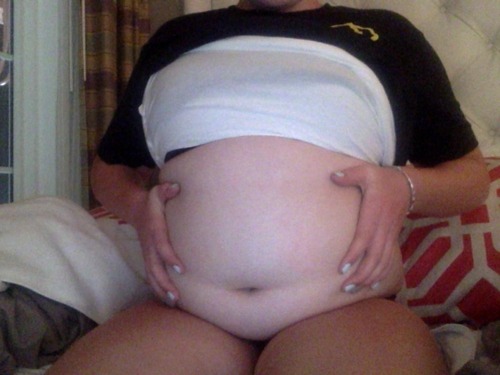intheclosetfeedee:  belly after a long day porn pictures