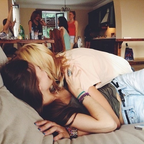 iloveyoulesb777:     Follow my official Tumblr, you’ll love http://iloveyoulesb777.tumblr.com/           