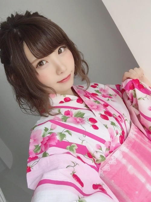 今日は朝からとあるお仕事の撮影に行ってきました今年初めての…浴衣ですよー！(*ﾟ▽ﾟ)ﾉこの後はまた別の収録に行ってきます✨