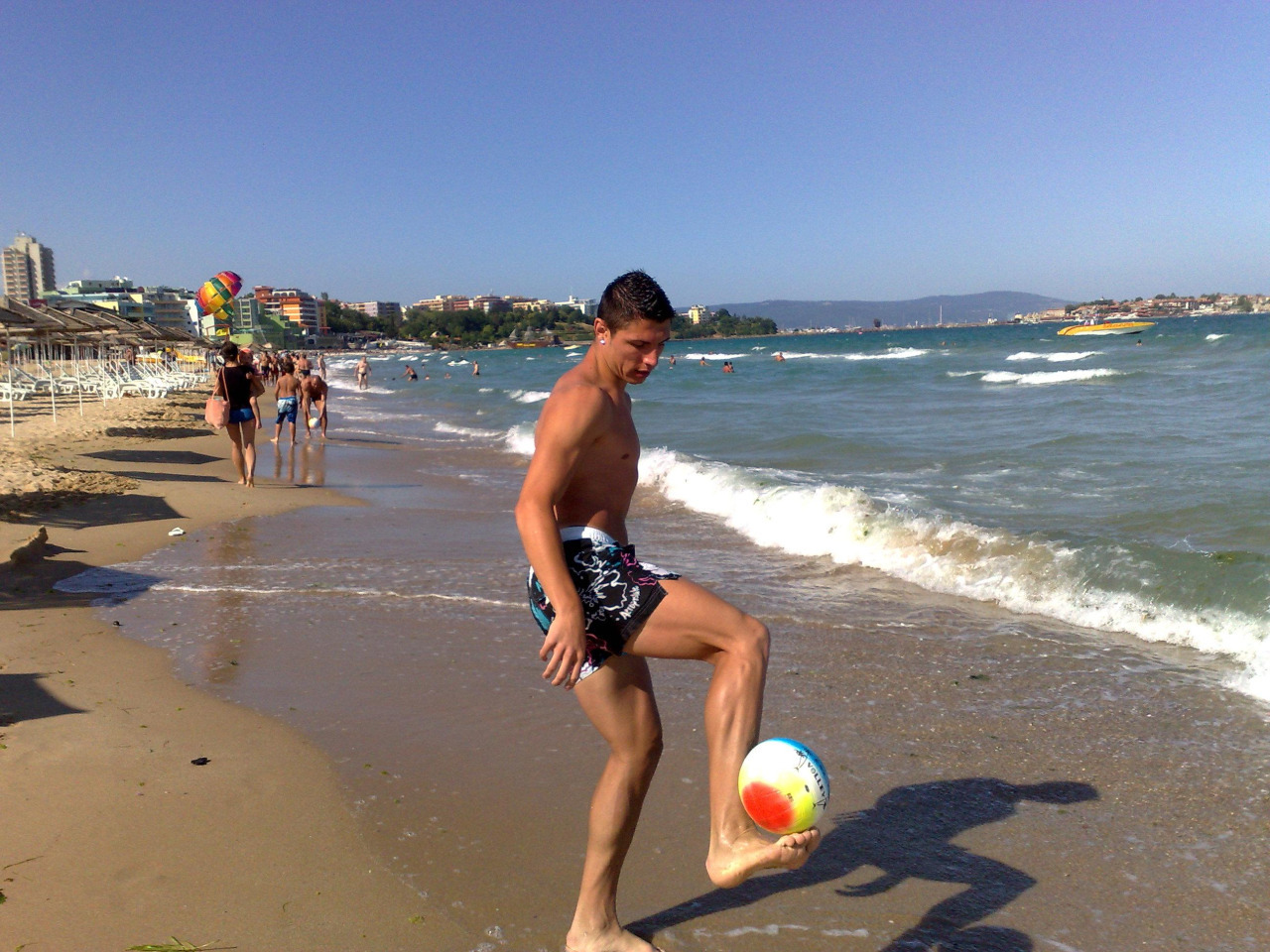 bulgarianbamboo:     Bulgarian footballer and Ronaldo wannabe Daniel Zlatkov   