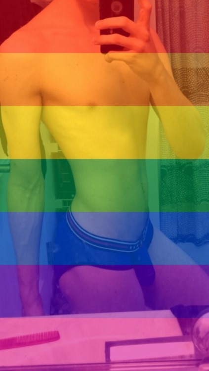 everyonesfavoritegayguy: Enjoy these extra gay snudes in honor of yesterday’s victory!!