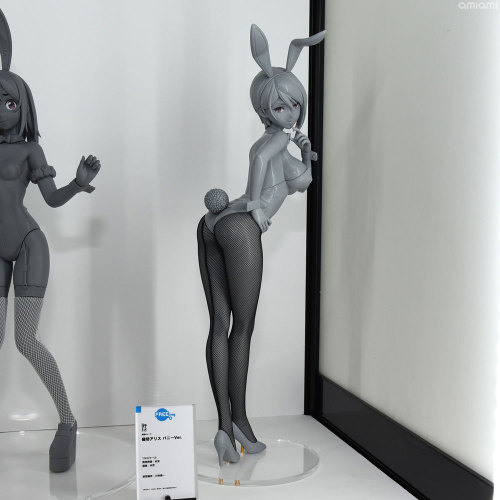 Shokugeki no Souma - ¼ Alice Nakiri (Bunny Ver.) Figure by Freeing