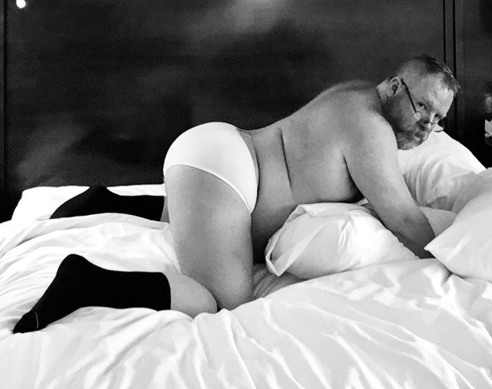 j-mobear:Would you like to rest comfortably with me?  I’d love the company… :)