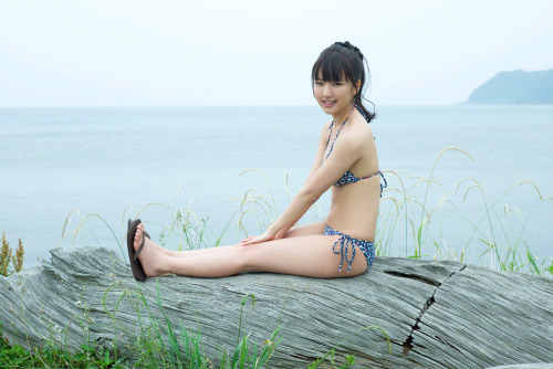 the-other-side-of-summer:    真野恵里菜  