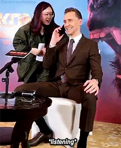 the-haven-of-fiction:damnyouhiddles:When your phone rings in the middle of doing interviews with Tom