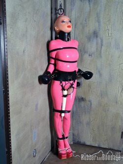 Rubberandbondage:  Womannequin 