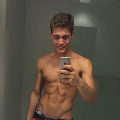 - Shirtless Guys -
