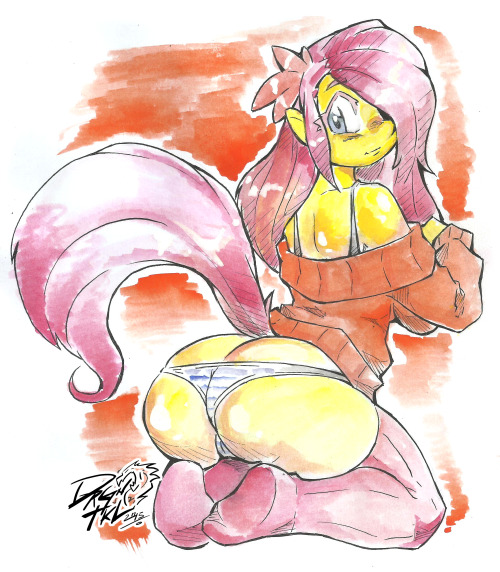 Sex dragoontequila:  Watercolor practice, Fluttershy… pictures