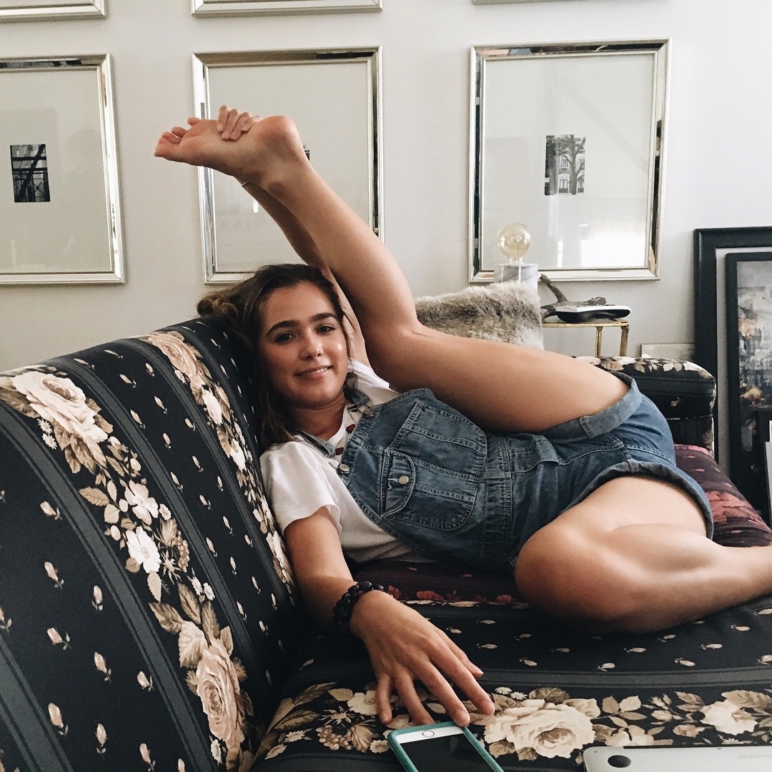 feetrneat:Haley Lu Richardson