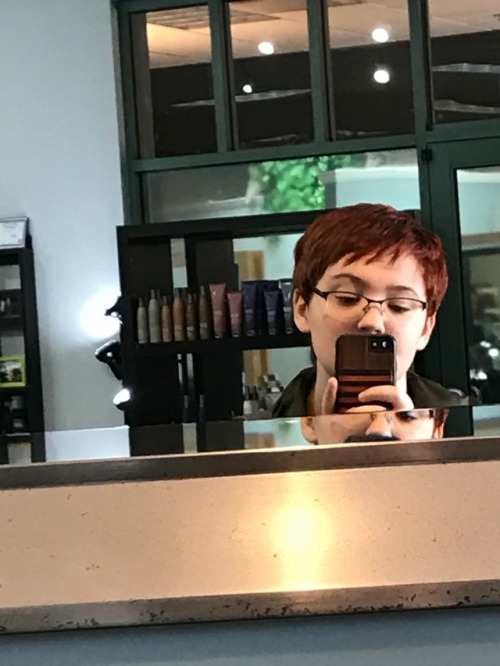 gaaramutual:i got a haircut yesterday but decided to not post it since yesterday belongs to the lesb