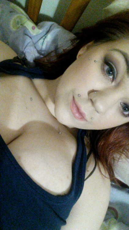whoriblepeach:  whoriblepeach:  Don’t want to go to work tomorrow or sleep :x  I got through the day!