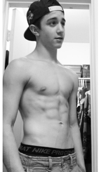 go1cocks:  Visit my blog with over 20,000 posts of hot, young guys 