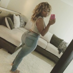 onealexiaelaine:  Love these jeans but they don’t fit my waist 