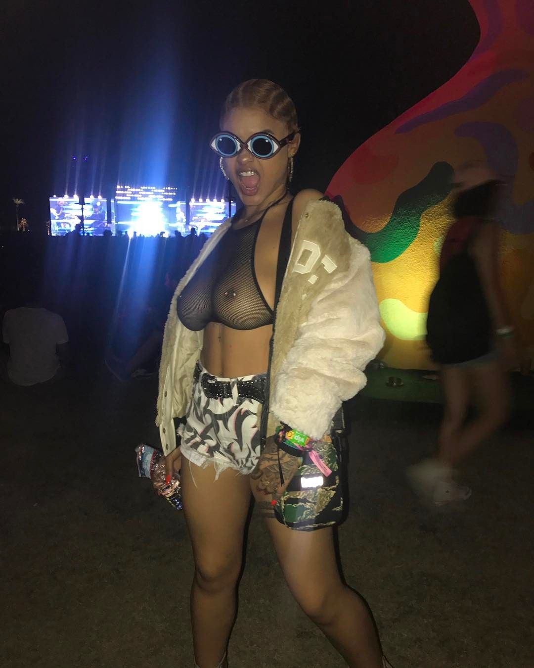 jaiking:  reddiskinghomie:  Got Damn!!!!!😲😲😲😲😲  Follow me at http://jaiking.tumblr.com/
