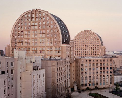 the-gasoline-station:  Souvenir d'un Futur/Memory of a futureArtist: Laurent KronentalMore on: L’Oeil de la Photographie 