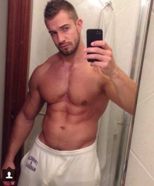 freeballinglbc:  Follow me for more pics: http://freeballinglbc.tumblr.com/  Submit your freeballing pics and stories via tumblr, or to:  FreeballingLBC@gmail.com  KIK: FreeballingLBC (submissions only)  IG: FreeballingLBC