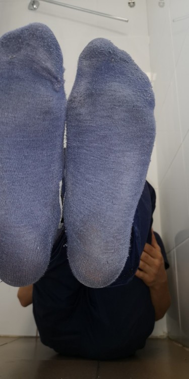 loveblacksweatysocks:  Hot :D
