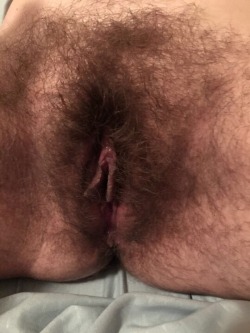onlyhairywives: onlyhairywives:  My wife’s hairy bush  Love it  
