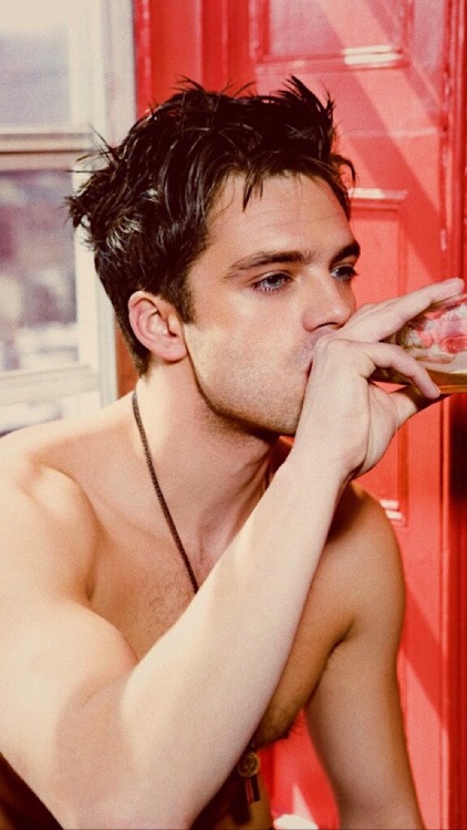 potatobuck: Shirtless Sebastian Stan Wallpapers ☄️ Requested by anon ,, thank you!!@phoenixsolo :)