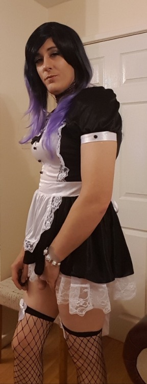 Some more sexy maid pics