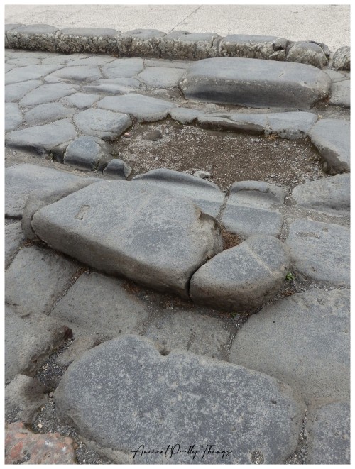 ancientprettythings:The Roads of Pompeii.I never thought traffic management could be so fascinating 