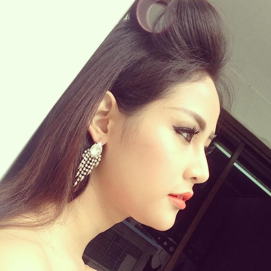 world-of-goddesses:  Chakkarin Singhannuta https://www.facebook.com/sexyqueenbynamkleng?hc_location=stream