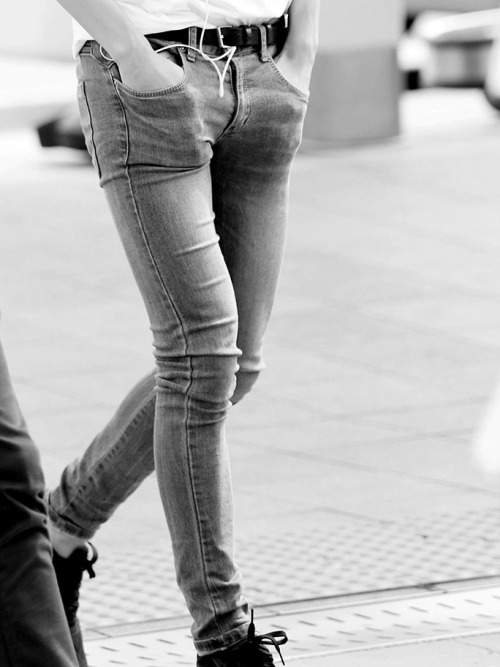 kiauraly:some jongin x tight jeans.