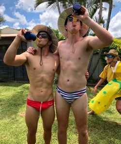 alphabondsnewy: would be hot if the shorter dude dommed the taller one 