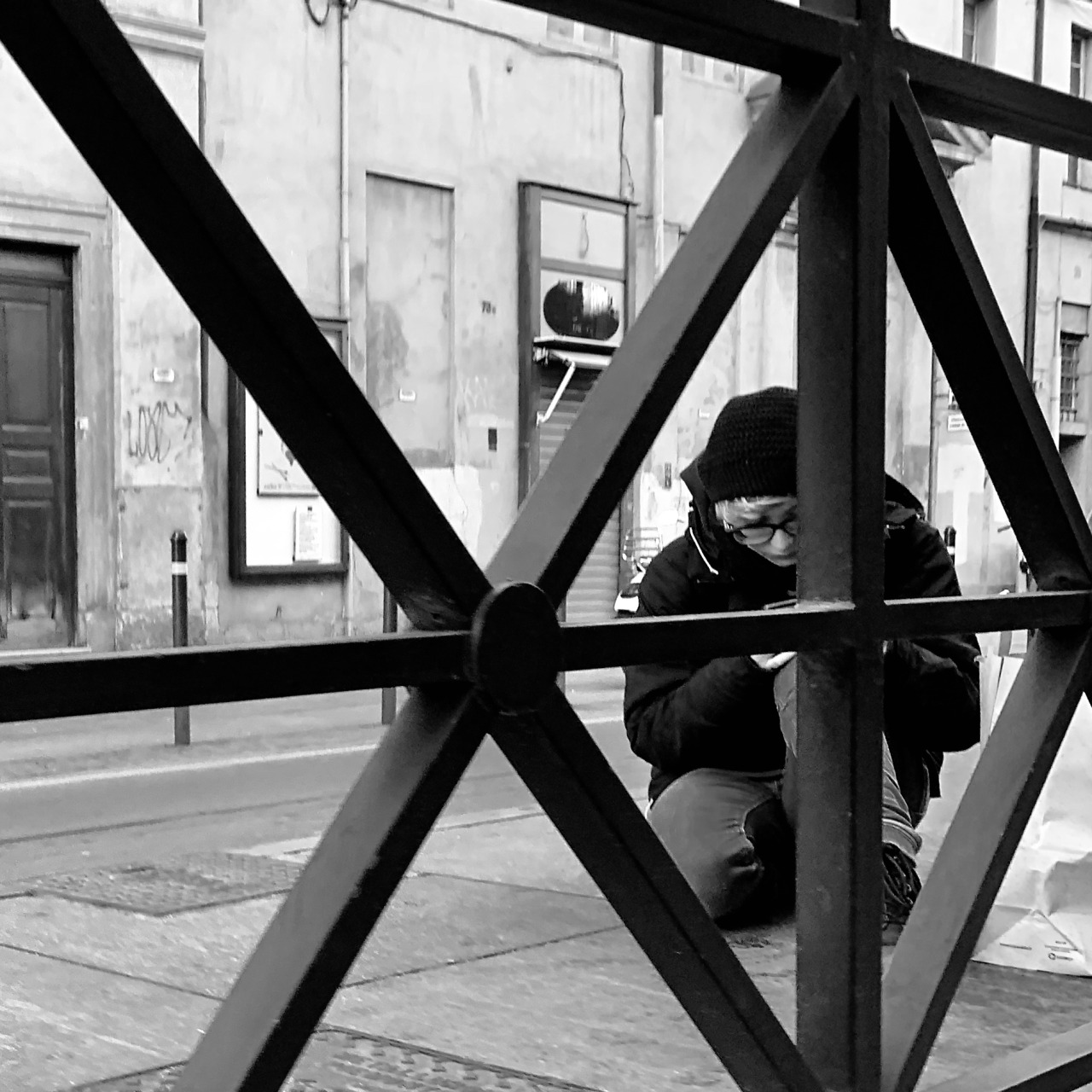 Urban exploration (in the time of coronavirus), Street Moments, Torino, ItalyCopyright @aliaslittlewilliam #street photography#photography #photographers on tumblr #urban#citylife#social documentary #original photography on tumblr #italy#bnw