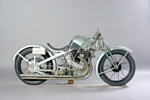 Neander Motorcycle by Ernst Neumann.(via Neander Motorcycle | Ernst Neumann - Moto Rivista)