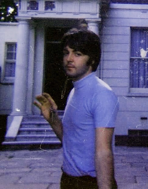 1967mccartney:  Candid of Paul in his house at 7 Cavendish Avenue in St John’s Wood, London (l