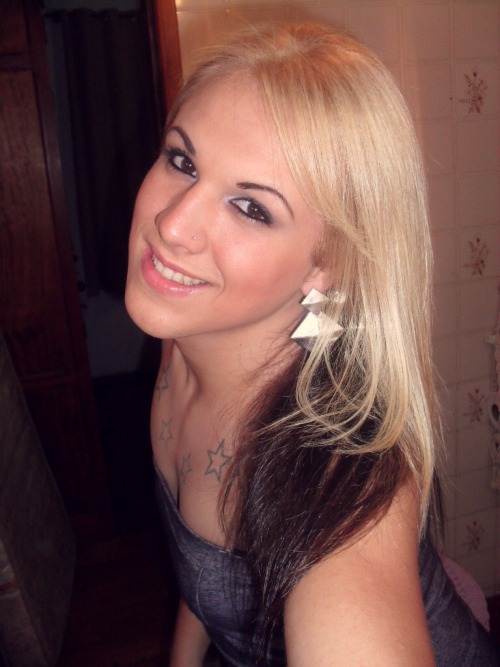 pillarsofvotary:  Joyce Estrelas+++