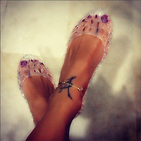 troublewaters:  The beautifull Vida Guerra leaked and her awesome feet.