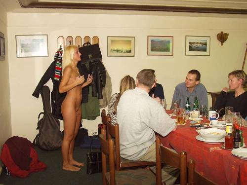 thenudecity:  Naked waitresses  The world could use more places like this…take me there please